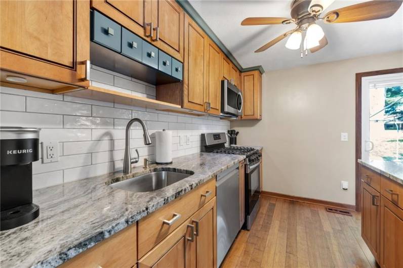 213 Glenmore Drive, Coraopolis, PA 15108, 3 Bedrooms Bedrooms, 9 Rooms Rooms,2.1 BathroomsBathrooms,Residential,For Sale,Glenmore Drive,1711966