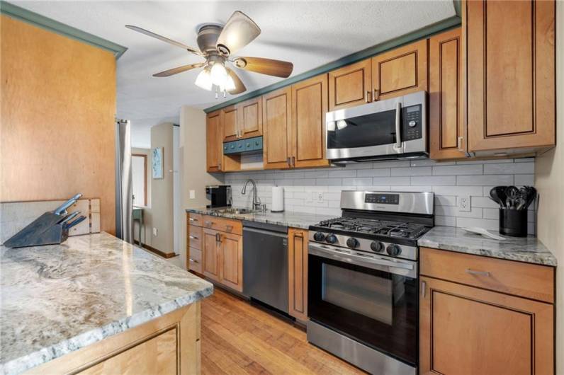 213 Glenmore Drive, Coraopolis, PA 15108, 3 Bedrooms Bedrooms, 9 Rooms Rooms,2.1 BathroomsBathrooms,Residential,For Sale,Glenmore Drive,1711966
