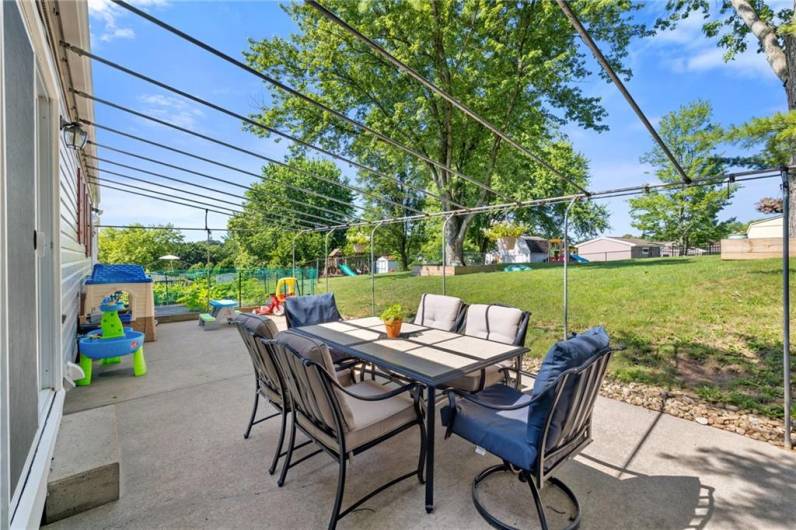 213 Glenmore Drive, Coraopolis, PA 15108, 3 Bedrooms Bedrooms, 9 Rooms Rooms,2.1 BathroomsBathrooms,Residential,For Sale,Glenmore Drive,1711966