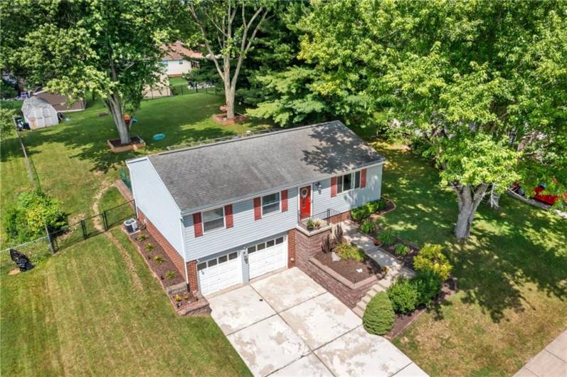 213 Glenmore Drive, Coraopolis, PA 15108, 3 Bedrooms Bedrooms, 9 Rooms Rooms,2.1 BathroomsBathrooms,Residential,For Sale,Glenmore Drive,1711966