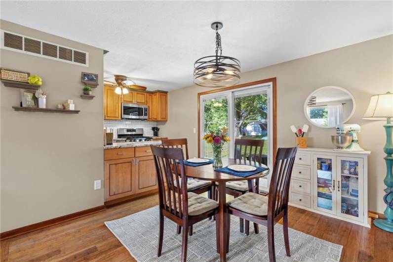 213 Glenmore Drive, Coraopolis, PA 15108, 3 Bedrooms Bedrooms, 9 Rooms Rooms,2.1 BathroomsBathrooms,Residential,For Sale,Glenmore Drive,1711966
