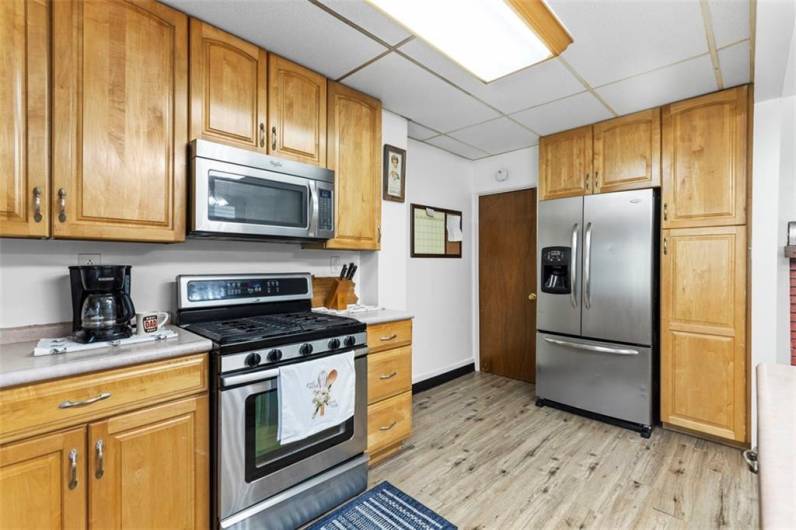 2204 Lutz, Pittsburgh, PA 15210, 3 Bedrooms Bedrooms, 8 Rooms Rooms,1 BathroomBathrooms,Residential,For Sale,Lutz,1711975