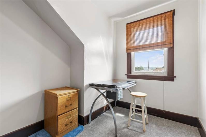 2204 Lutz, Pittsburgh, PA 15210, 3 Bedrooms Bedrooms, 8 Rooms Rooms,1 BathroomBathrooms,Residential,For Sale,Lutz,1711975