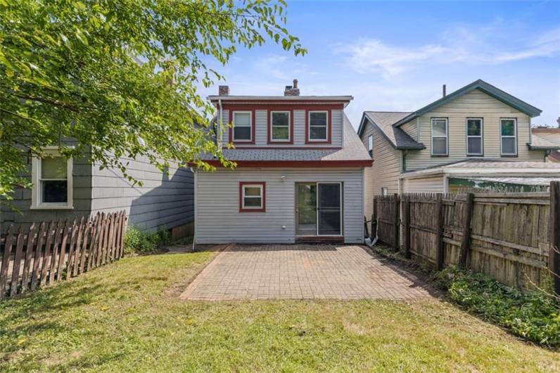 2204 Lutz, Pittsburgh, PA 15210, 3 Bedrooms Bedrooms, 8 Rooms Rooms,1 BathroomBathrooms,Residential,For Sale,Lutz,1711975