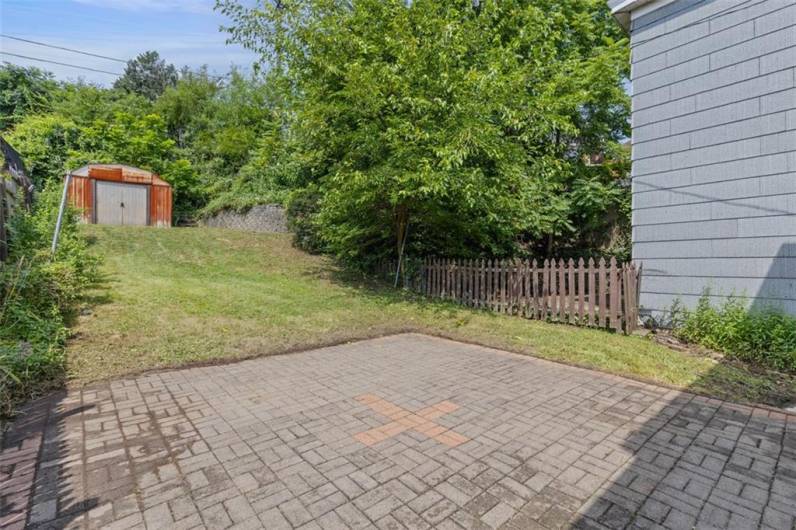 2204 Lutz, Pittsburgh, PA 15210, 3 Bedrooms Bedrooms, 8 Rooms Rooms,1 BathroomBathrooms,Residential,For Sale,Lutz,1711975