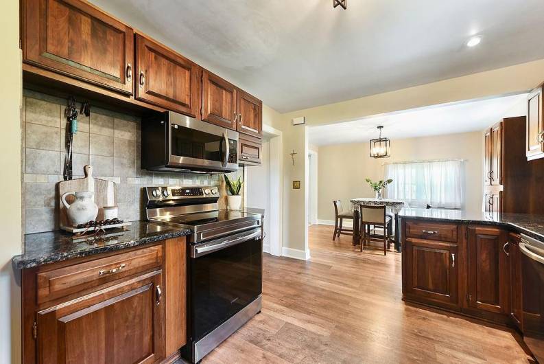 509 Golf Ave, Ellport, PA 16117, 3 Bedrooms Bedrooms, ,3.1 BathroomsBathrooms,Residential,For Sale,Golf Ave,1711977