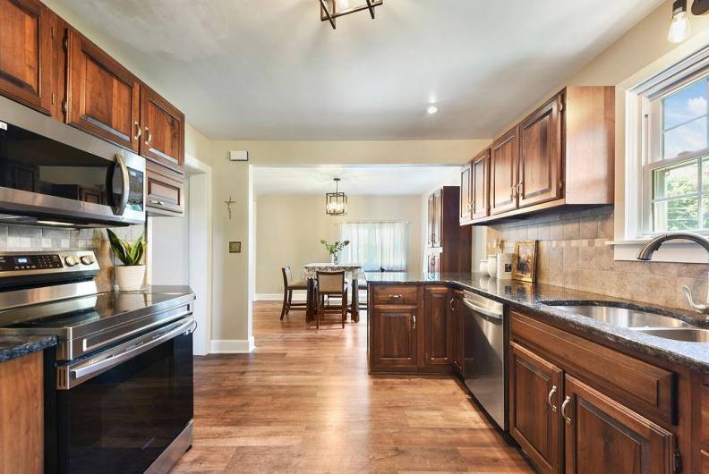 509 Golf Ave, Ellport, PA 16117, 3 Bedrooms Bedrooms, ,3.1 BathroomsBathrooms,Residential,For Sale,Golf Ave,1711977