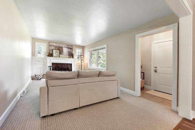 509 Golf Ave, Ellport, PA 16117, 3 Bedrooms Bedrooms, ,3.1 BathroomsBathrooms,Residential,For Sale,Golf Ave,1711977