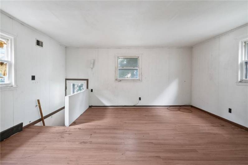 525 Larimer Ave, Turtle Creek, PA 15145, ,Multi-unit,For Sale,Larimer Ave,1711982