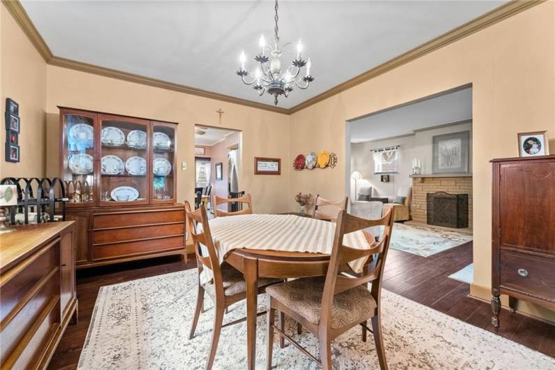 250 Dell Ave, Pittsburgh, PA 15216, 5 Bedrooms Bedrooms, 12 Rooms Rooms,3 BathroomsBathrooms,Residential,For Sale,Dell Ave,0,1711989