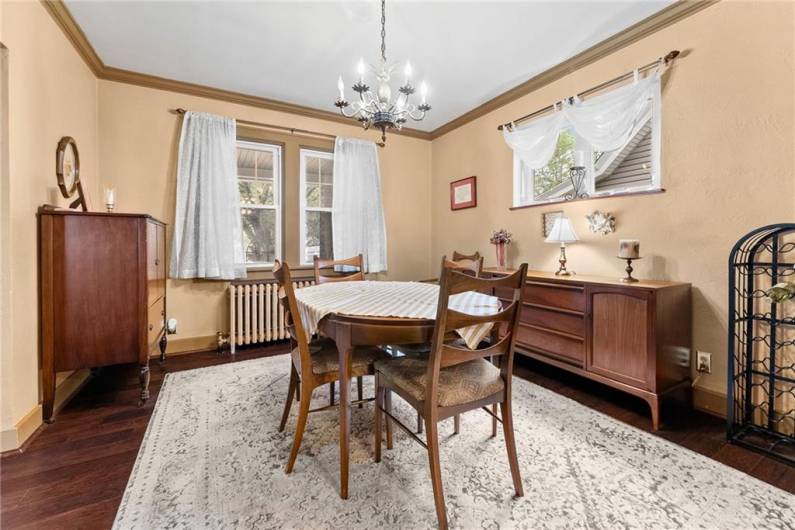 250 Dell Ave, Pittsburgh, PA 15216, 5 Bedrooms Bedrooms, 12 Rooms Rooms,3 BathroomsBathrooms,Residential,For Sale,Dell Ave,0,1711989