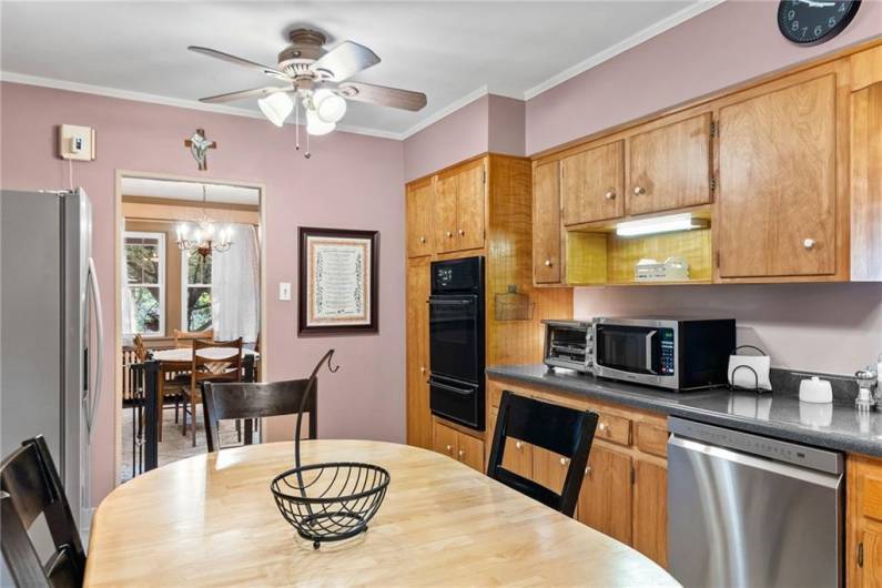 250 Dell Ave, Pittsburgh, PA 15216, 5 Bedrooms Bedrooms, 12 Rooms Rooms,3 BathroomsBathrooms,Residential,For Sale,Dell Ave,0,1711989