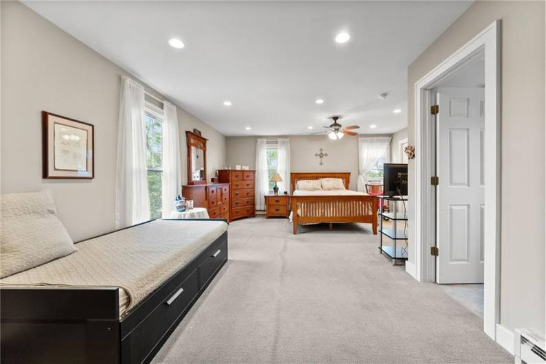 250 Dell Ave, Pittsburgh, PA 15216, 5 Bedrooms Bedrooms, 12 Rooms Rooms,3 BathroomsBathrooms,Residential,For Sale,Dell Ave,0,1711989