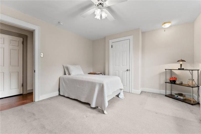 250 Dell Ave, Pittsburgh, PA 15216, 5 Bedrooms Bedrooms, 12 Rooms Rooms,3 BathroomsBathrooms,Residential,For Sale,Dell Ave,0,1711989