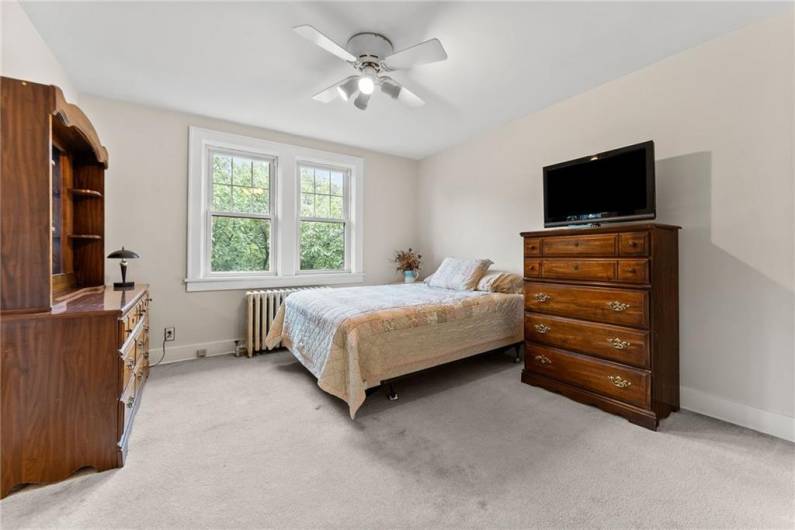 250 Dell Ave, Pittsburgh, PA 15216, 5 Bedrooms Bedrooms, 12 Rooms Rooms,3 BathroomsBathrooms,Residential,For Sale,Dell Ave,0,1711989