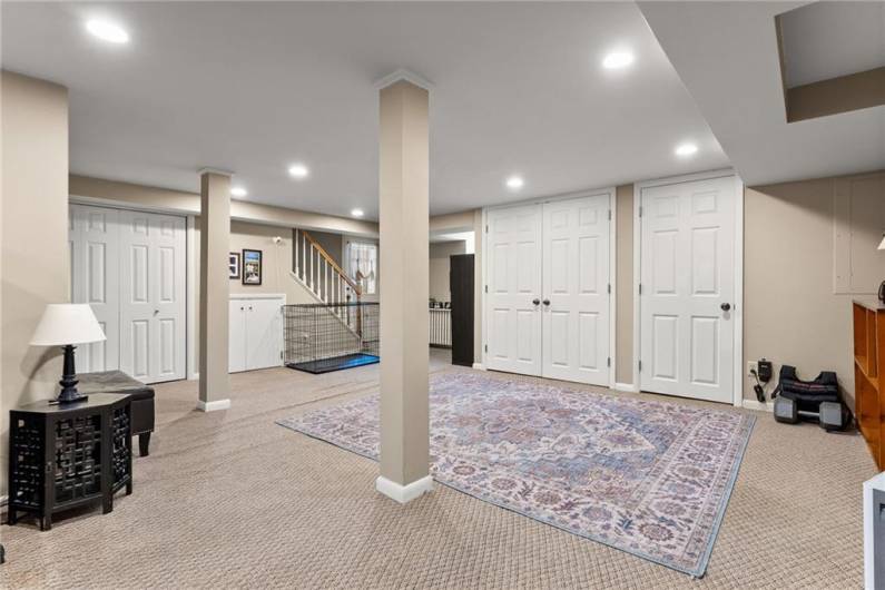 250 Dell Ave, Pittsburgh, PA 15216, 5 Bedrooms Bedrooms, 12 Rooms Rooms,3 BathroomsBathrooms,Residential,For Sale,Dell Ave,0,1711989