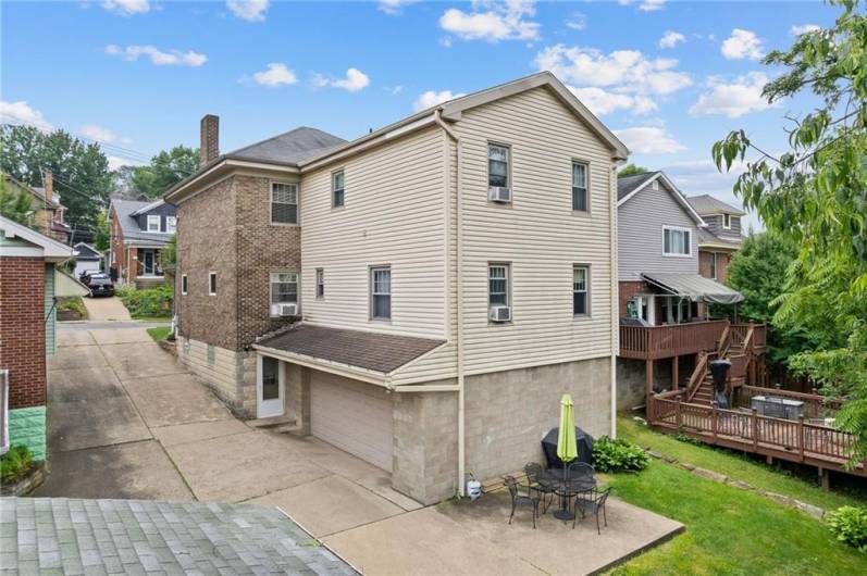 250 Dell Ave, Pittsburgh, PA 15216, 5 Bedrooms Bedrooms, 12 Rooms Rooms,3 BathroomsBathrooms,Residential,For Sale,Dell Ave,0,1711989