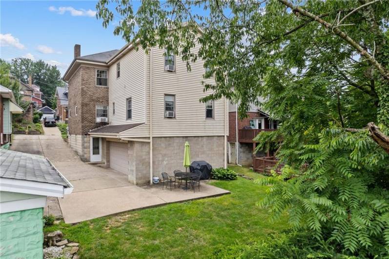250 Dell Ave, Pittsburgh, PA 15216, 5 Bedrooms Bedrooms, 12 Rooms Rooms,3 BathroomsBathrooms,Residential,For Sale,Dell Ave,0,1711989