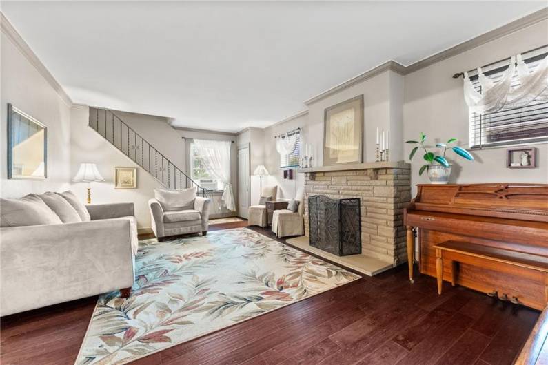 250 Dell Ave, Pittsburgh, PA 15216, 5 Bedrooms Bedrooms, 12 Rooms Rooms,3 BathroomsBathrooms,Residential,For Sale,Dell Ave,0,1711989