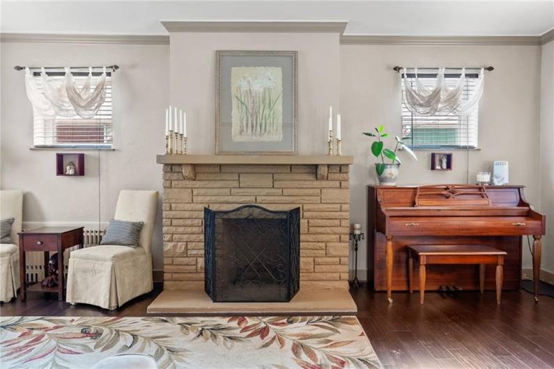 250 Dell Ave, Pittsburgh, PA 15216, 5 Bedrooms Bedrooms, 12 Rooms Rooms,3 BathroomsBathrooms,Residential,For Sale,Dell Ave,0,1711989