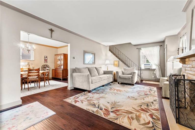 250 Dell Ave, Pittsburgh, PA 15216, 5 Bedrooms Bedrooms, 12 Rooms Rooms,3 BathroomsBathrooms,Residential,For Sale,Dell Ave,0,1711989