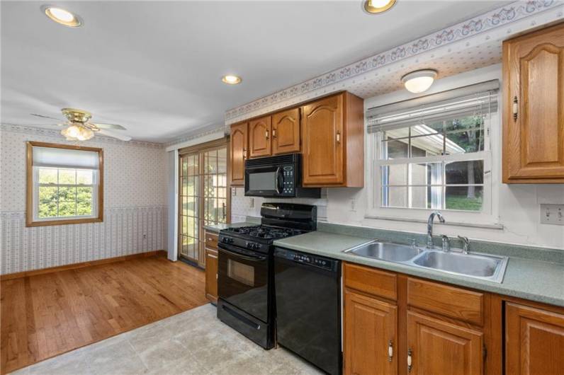 107 Black Friar Drive, Coraopolis, PA 15108, 3 Bedrooms Bedrooms, 7 Rooms Rooms,2 BathroomsBathrooms,Residential,For Sale,Black Friar Drive,0,1711997