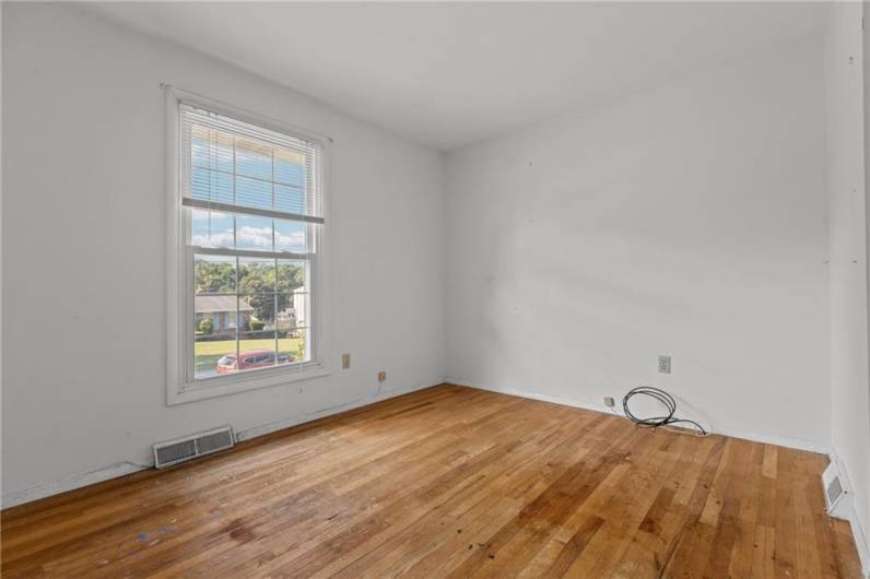 107 Black Friar Drive, Coraopolis, PA 15108, 3 Bedrooms Bedrooms, 7 Rooms Rooms,2 BathroomsBathrooms,Residential,For Sale,Black Friar Drive,0,1711997