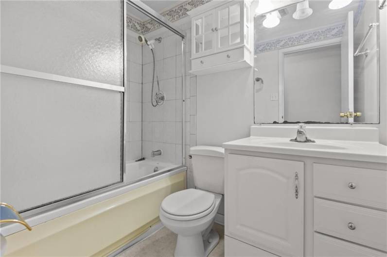 107 Black Friar Drive, Coraopolis, PA 15108, 3 Bedrooms Bedrooms, 7 Rooms Rooms,2 BathroomsBathrooms,Residential,For Sale,Black Friar Drive,0,1711997