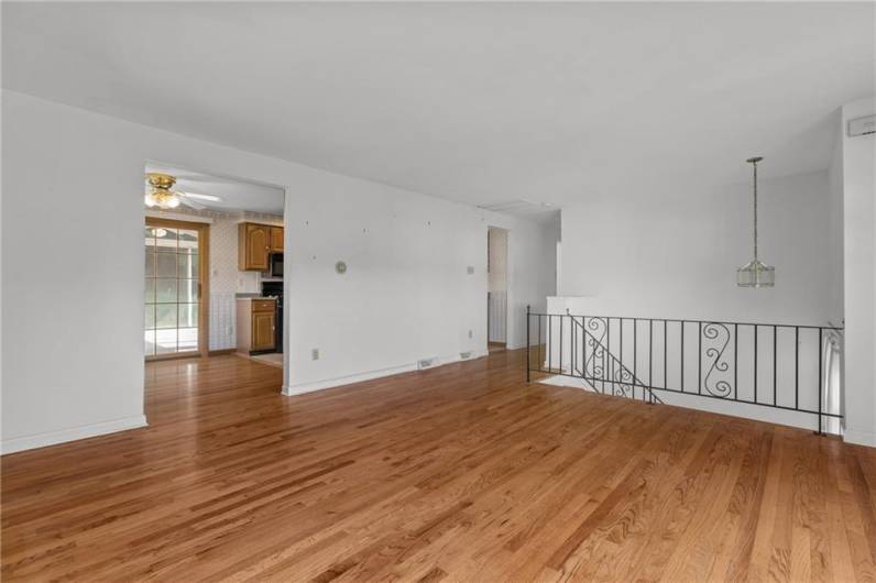 107 Black Friar Drive, Coraopolis, PA 15108, 3 Bedrooms Bedrooms, 7 Rooms Rooms,2 BathroomsBathrooms,Residential,For Sale,Black Friar Drive,0,1711997