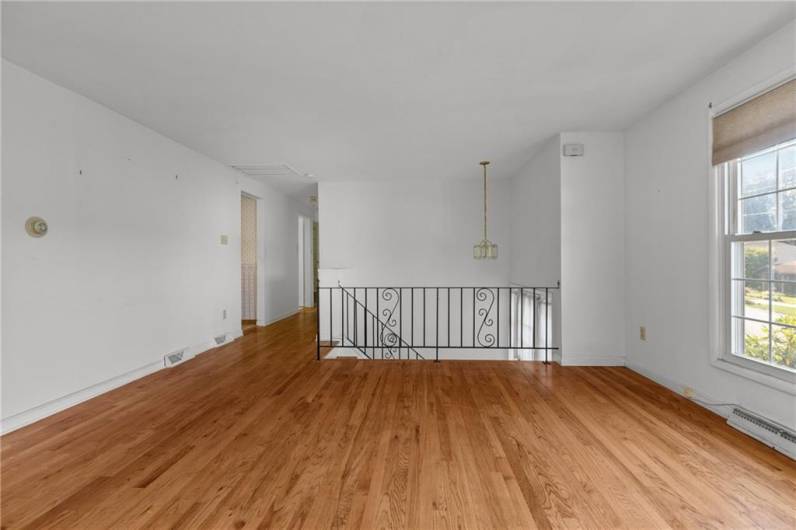 107 Black Friar Drive, Coraopolis, PA 15108, 3 Bedrooms Bedrooms, 7 Rooms Rooms,2 BathroomsBathrooms,Residential,For Sale,Black Friar Drive,0,1711997
