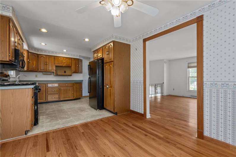 107 Black Friar Drive, Coraopolis, PA 15108, 3 Bedrooms Bedrooms, 7 Rooms Rooms,2 BathroomsBathrooms,Residential,For Sale,Black Friar Drive,0,1711997