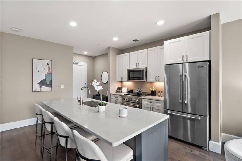 350 Oliver Ave, Pittsburgh, PA 15222, 2 Bedrooms Bedrooms, ,2 BathroomsBathrooms,Residential,For Sale,Oliver Ave,1712001