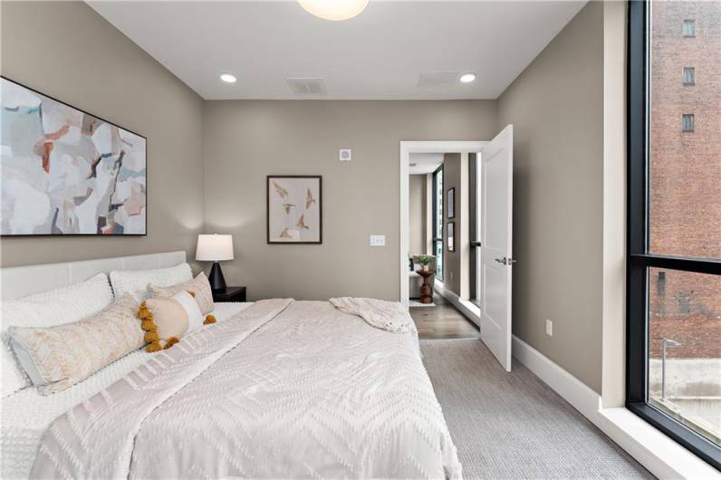 350 Oliver Ave, Pittsburgh, PA 15222, 2 Bedrooms Bedrooms, ,2 BathroomsBathrooms,Residential,For Sale,Oliver Ave,1712001