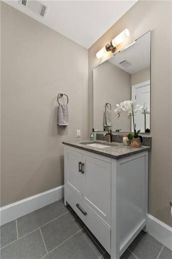 350 Oliver Ave, Pittsburgh, PA 15222, 2 Bedrooms Bedrooms, ,2 BathroomsBathrooms,Residential,For Sale,Oliver Ave,1712001