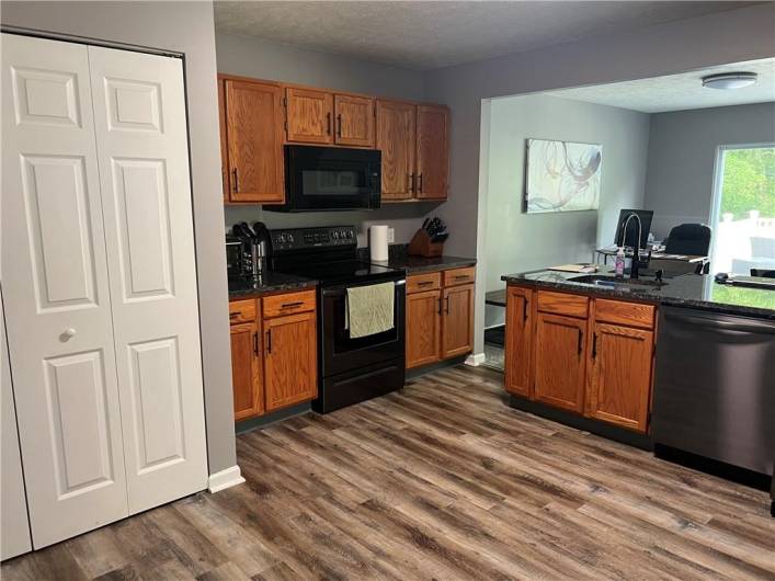 912 Talon Ct, Leechburg, PA 15656, 3 Bedrooms Bedrooms, 6 Rooms Rooms,2.1 BathroomsBathrooms,Residential,For Sale,Talon Ct,0,1712010