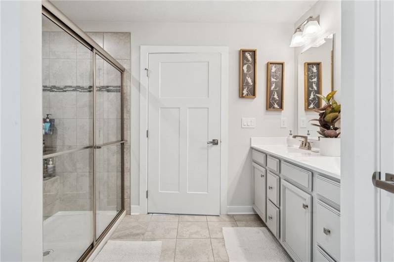 406 Spruce Lane, Houston, PA 15342, 3 Bedrooms Bedrooms, ,2.1 BathroomsBathrooms,Lease,For Sale,Spruce Lane,1712020
