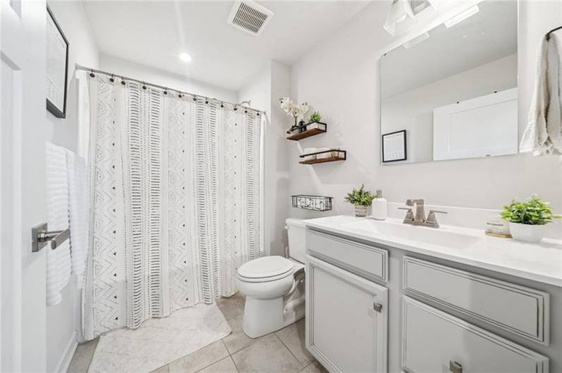 406 Spruce Lane, Houston, PA 15342, 3 Bedrooms Bedrooms, ,2.1 BathroomsBathrooms,Lease,For Sale,Spruce Lane,1712020