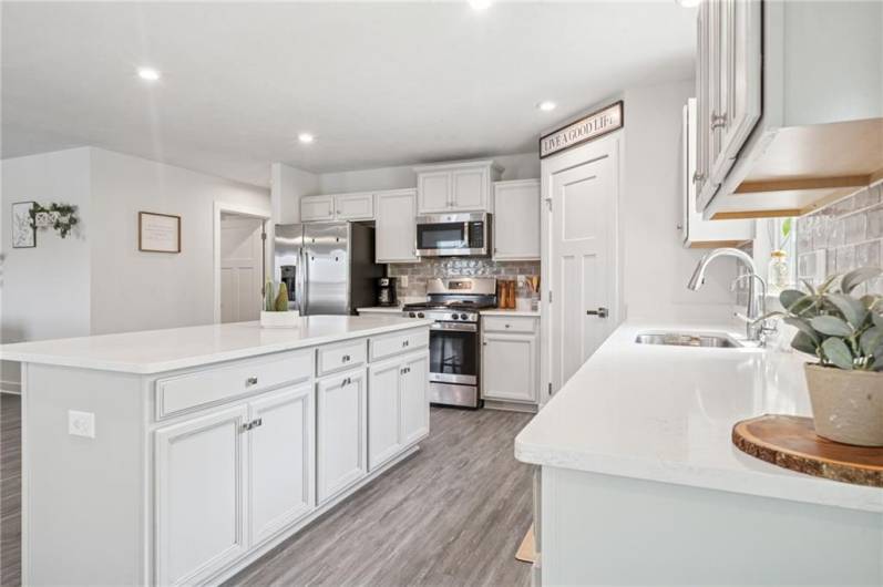 406 Spruce Lane, Houston, PA 15342, 3 Bedrooms Bedrooms, ,2.1 BathroomsBathrooms,Lease,For Sale,Spruce Lane,1712020