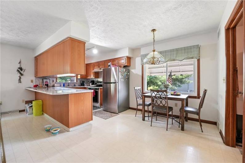 3537 Fran Ln, Hermitage, PA 16148, 3 Bedrooms Bedrooms, 7 Rooms Rooms,2 BathroomsBathrooms,Residential,For Sale,Fran Ln,1712021