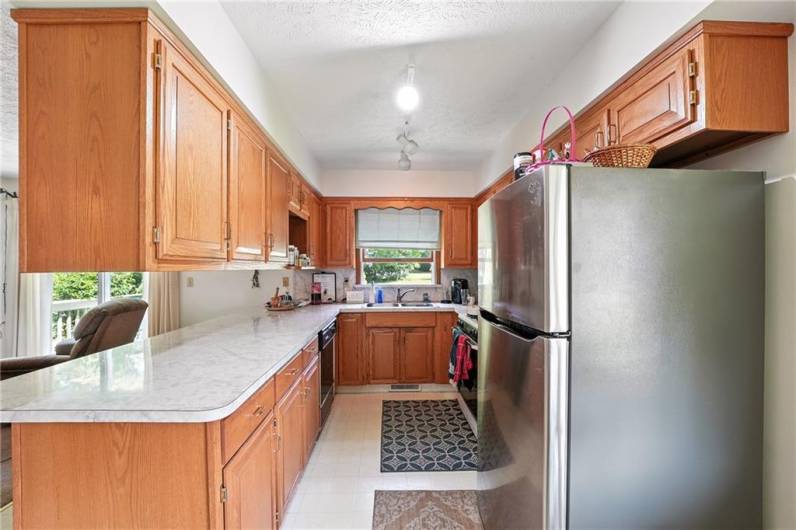3537 Fran Ln, Hermitage, PA 16148, 3 Bedrooms Bedrooms, 7 Rooms Rooms,2 BathroomsBathrooms,Residential,For Sale,Fran Ln,1712021