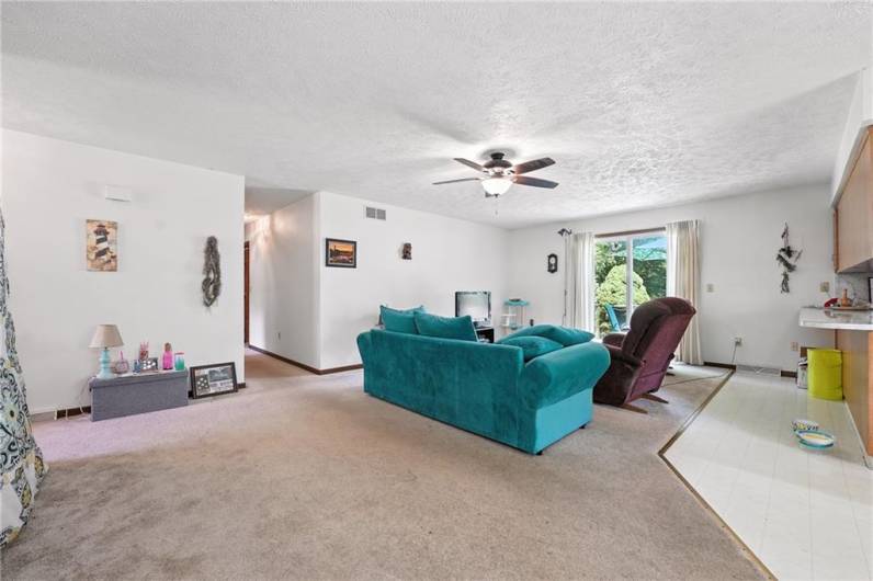 3537 Fran Ln, Hermitage, PA 16148, 3 Bedrooms Bedrooms, 7 Rooms Rooms,2 BathroomsBathrooms,Residential,For Sale,Fran Ln,1712021