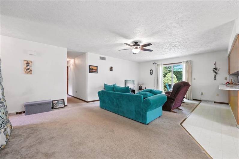 3537 Fran Ln, Hermitage, PA 16148, 3 Bedrooms Bedrooms, 7 Rooms Rooms,2 BathroomsBathrooms,Residential,For Sale,Fran Ln,1712021