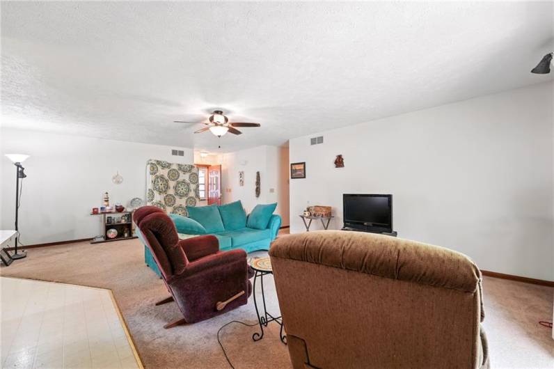 3537 Fran Ln, Hermitage, PA 16148, 3 Bedrooms Bedrooms, 7 Rooms Rooms,2 BathroomsBathrooms,Residential,For Sale,Fran Ln,1712021
