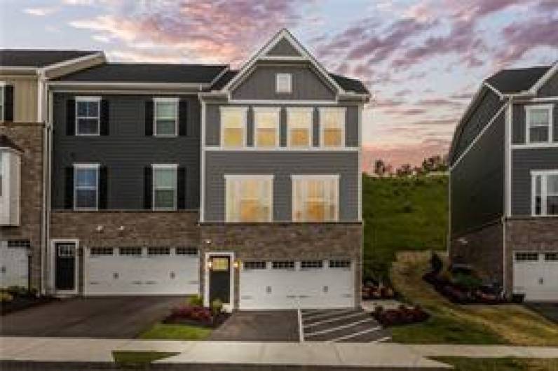 231 Yellowwood Ct, Washington, PA 15301, 3 Bedrooms Bedrooms, ,2.1 BathroomsBathrooms,Lease,For Sale,Yellowwood Ct,1712023