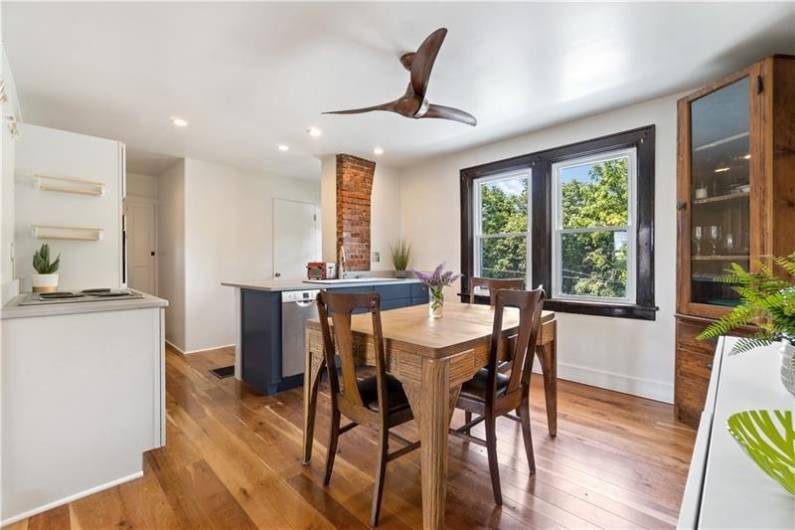 920 Yetta Ave, Pittsburgh, PA 15212, 4 Bedrooms Bedrooms, 7 Rooms Rooms,2 BathroomsBathrooms,Residential,For Sale,Yetta Ave,1712024