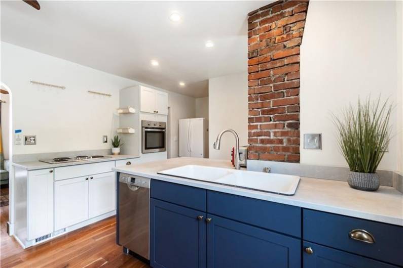 920 Yetta Ave, Pittsburgh, PA 15212, 4 Bedrooms Bedrooms, 7 Rooms Rooms,2 BathroomsBathrooms,Residential,For Sale,Yetta Ave,1712024