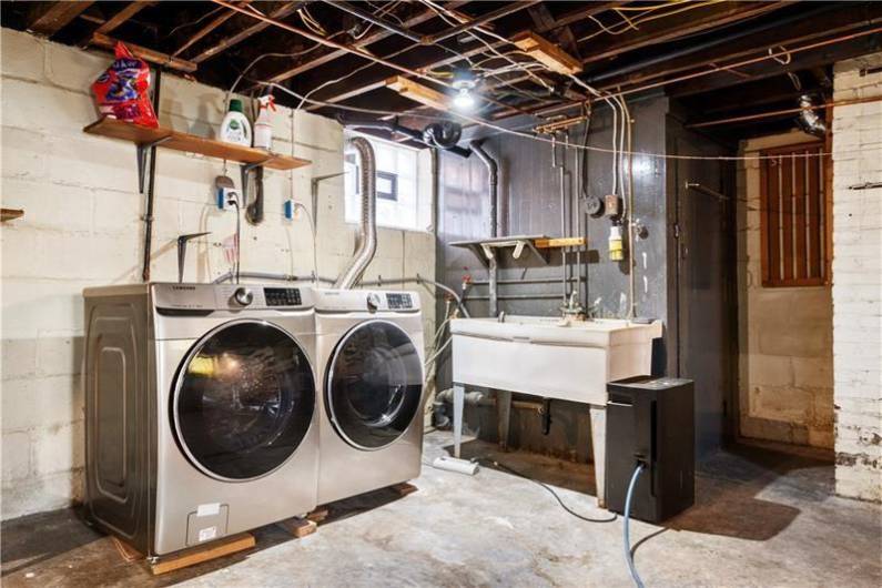 920 Yetta Ave, Pittsburgh, PA 15212, 4 Bedrooms Bedrooms, 7 Rooms Rooms,2 BathroomsBathrooms,Residential,For Sale,Yetta Ave,1712024