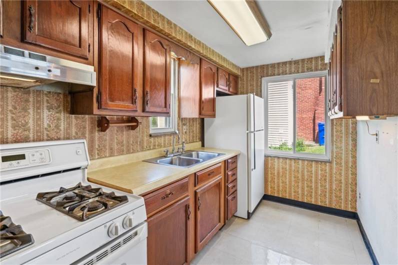 890 Rolling Rock Rd, Pittsburgh, PA 15234, 2 Bedrooms Bedrooms, 5 Rooms Rooms,1 BathroomBathrooms,Residential,For Sale,Rolling Rock Rd,1712031