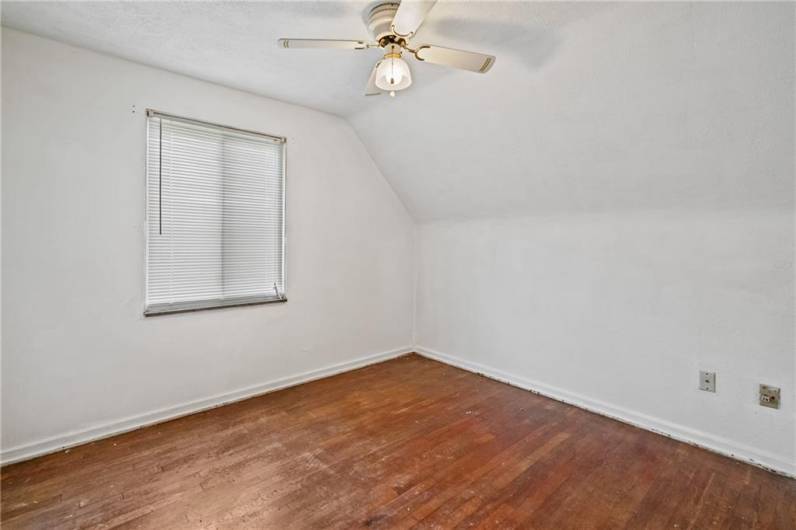 890 Rolling Rock Rd, Pittsburgh, PA 15234, 2 Bedrooms Bedrooms, 5 Rooms Rooms,1 BathroomBathrooms,Residential,For Sale,Rolling Rock Rd,1712031