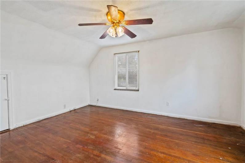 890 Rolling Rock Rd, Pittsburgh, PA 15234, 2 Bedrooms Bedrooms, 5 Rooms Rooms,1 BathroomBathrooms,Residential,For Sale,Rolling Rock Rd,1712031